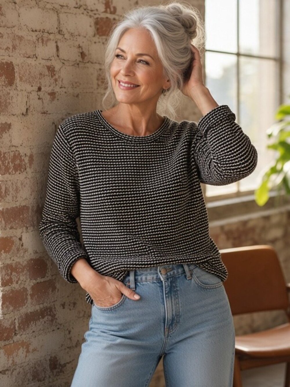 HM Textured Black Cream Striped Knit Top Sweater Small